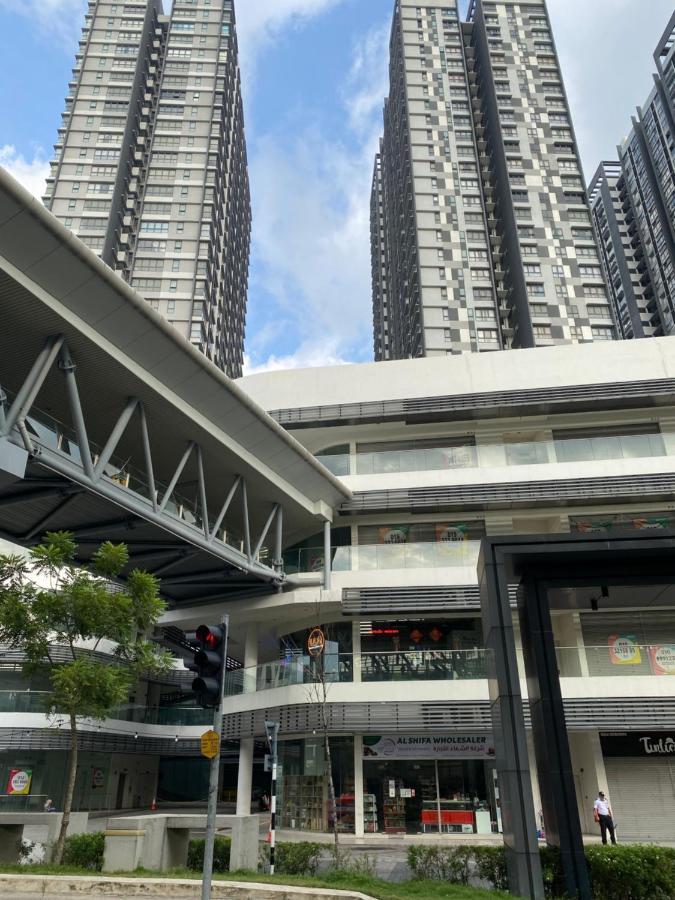 Dsara Sentral Mrt With Two Free Parking Apartment Sungai Buloh